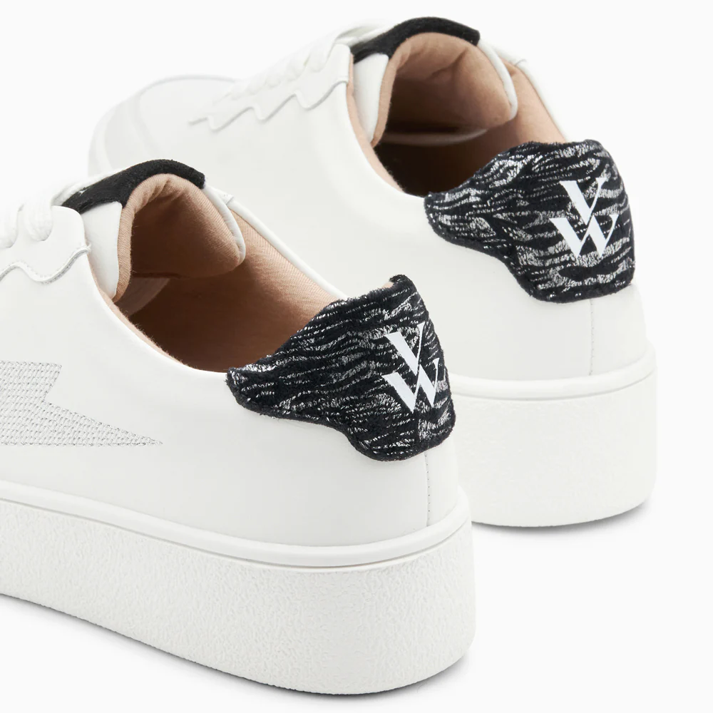 Sneakers-Baskets éclair Carolane blanc et noir imprimé zèbre à lacets