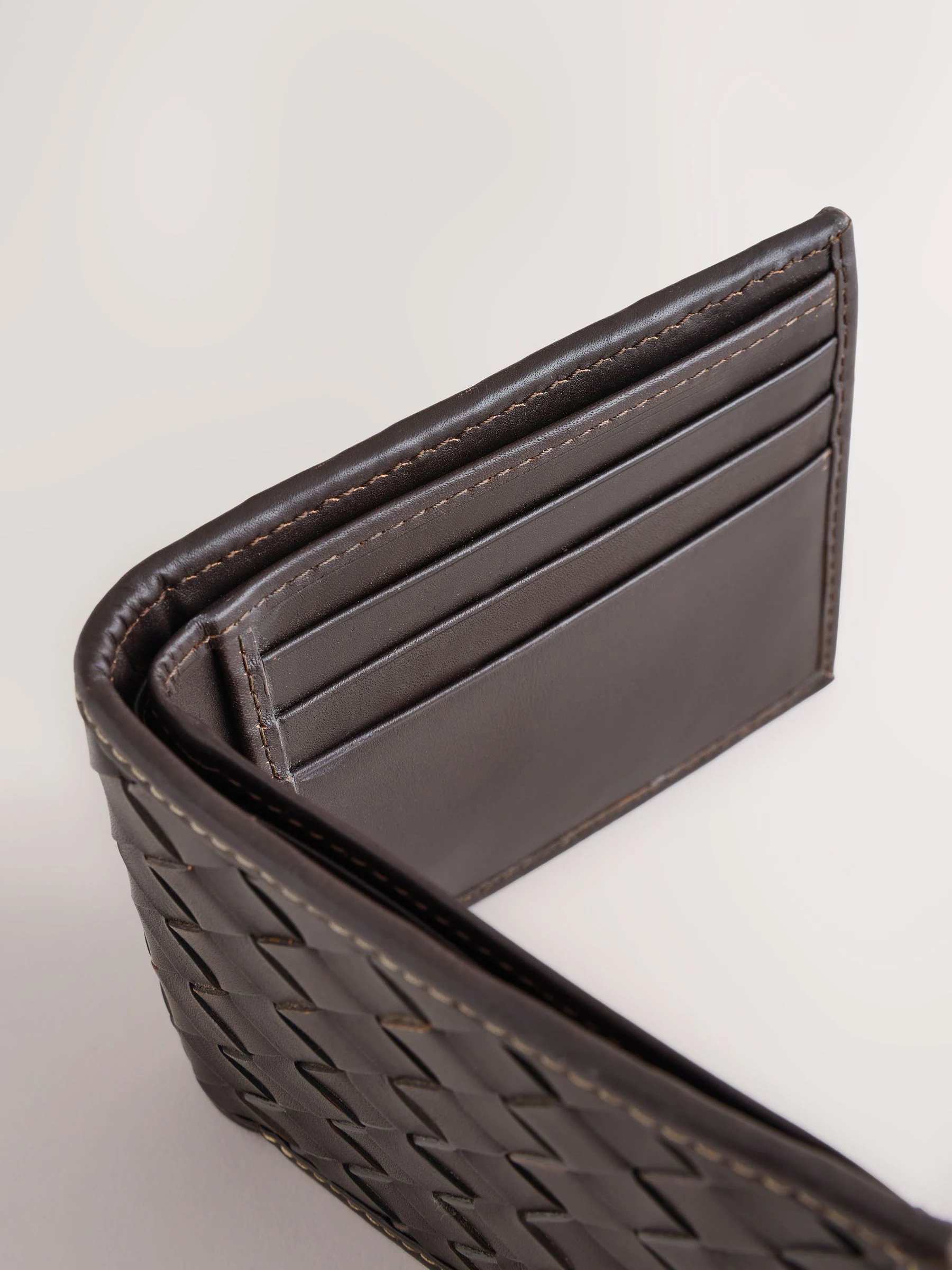 Bruin - Leather Woven Stitch Wallet