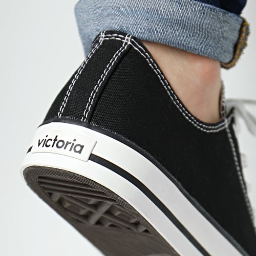 Baskets 06550 Noir