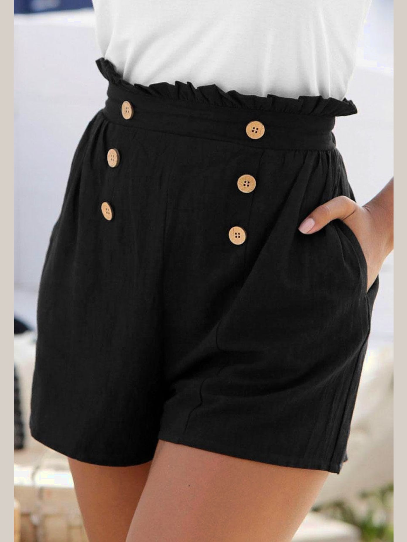 Shorts boutons décoratifs imitation bois devant