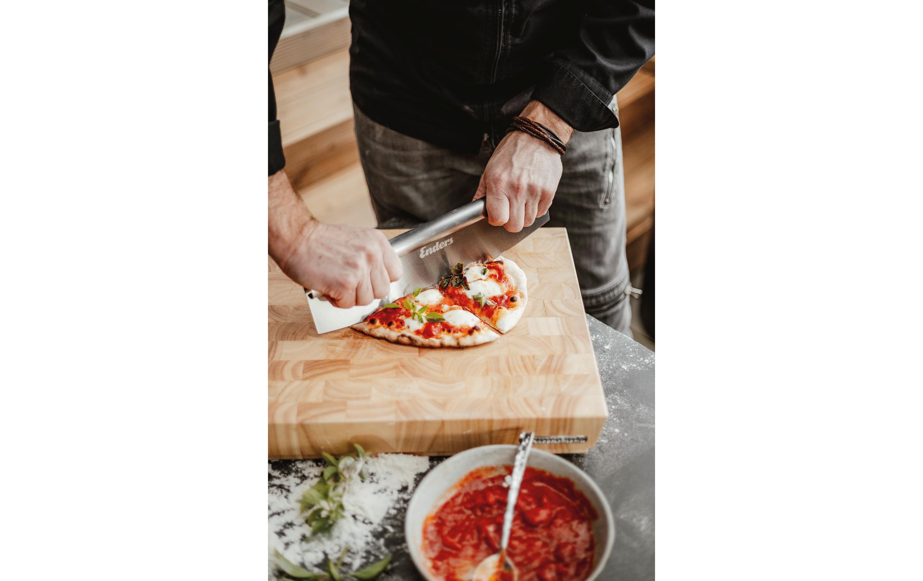Pizzaschneider aus Edelstahl, SilberPremium Pizzaschneider inklusive Schutzkappe aus Kunststoff