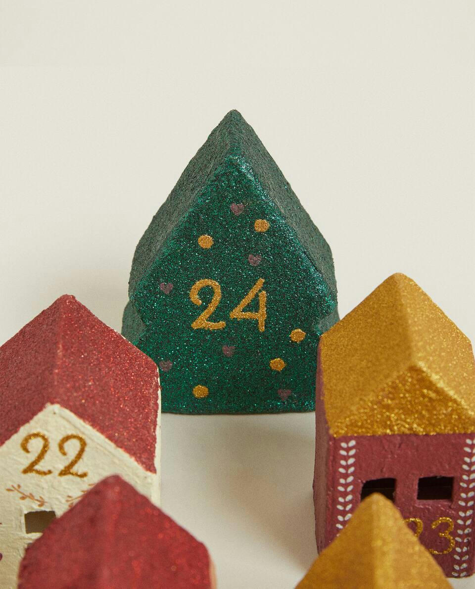 Calendário do Advento de Natal com casinhas de papel