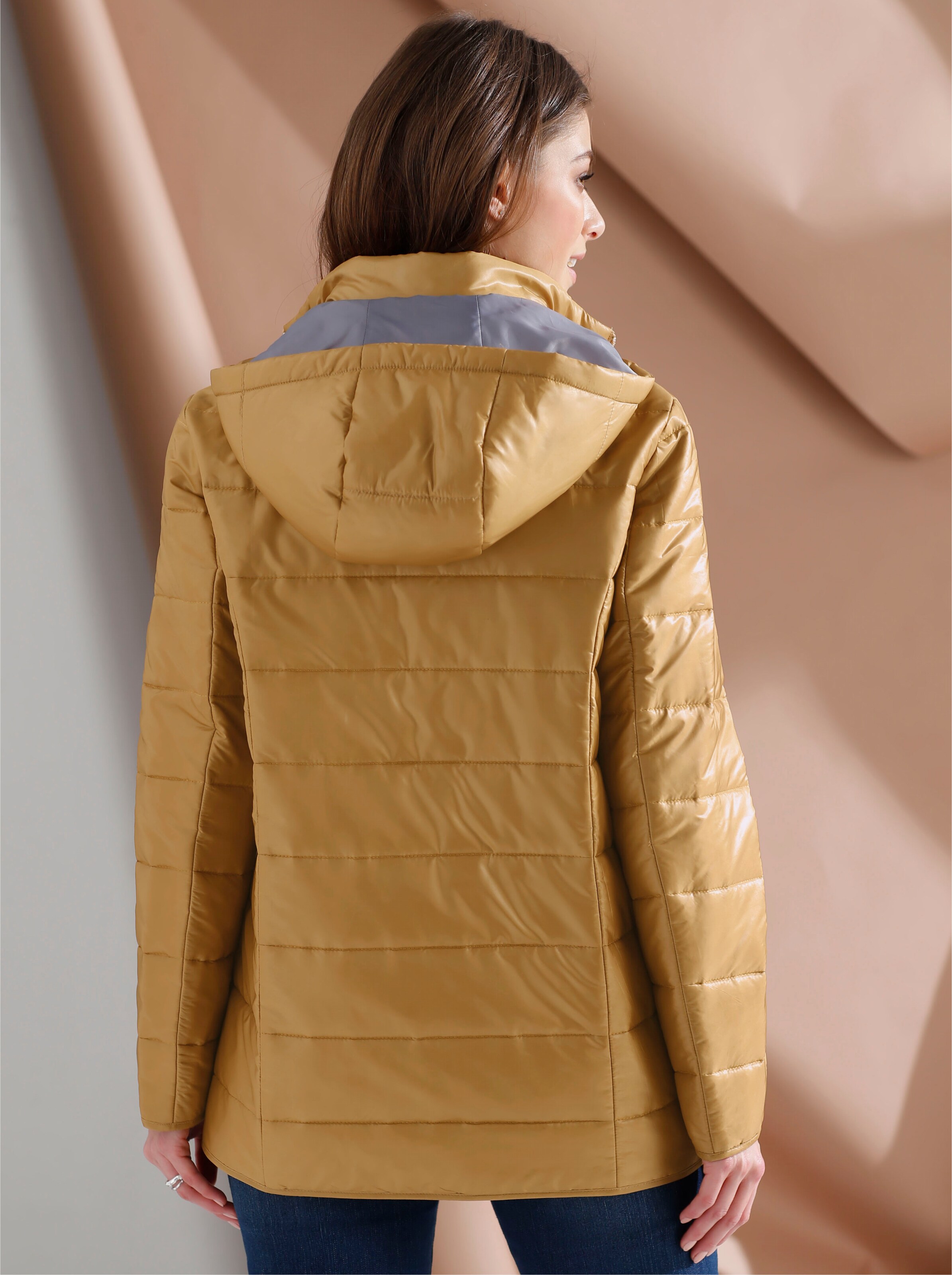 Steppjacke mit Kapuze, wärmend