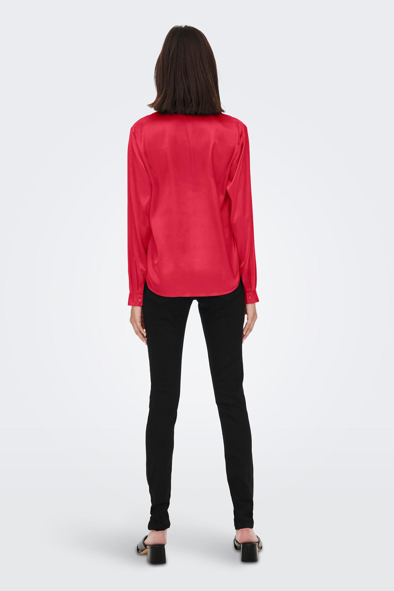 blusa de cetim de mangas compridas