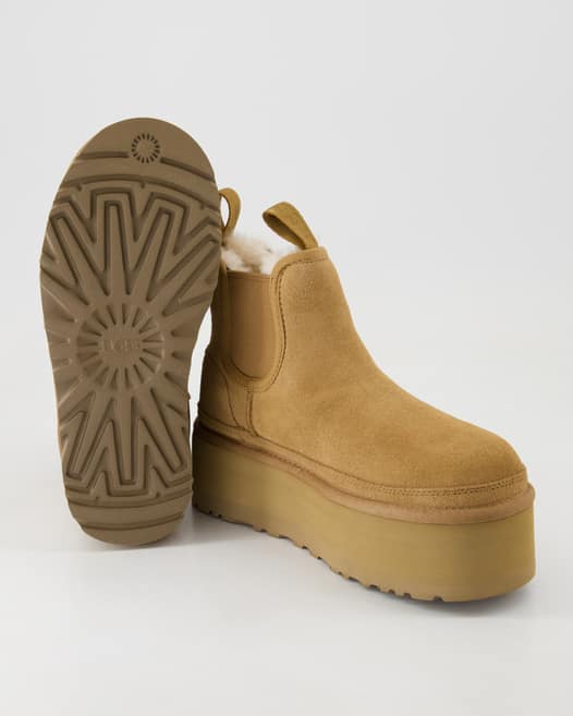 UGG Neumel Platform Chelsea Winterstiefel in Beige