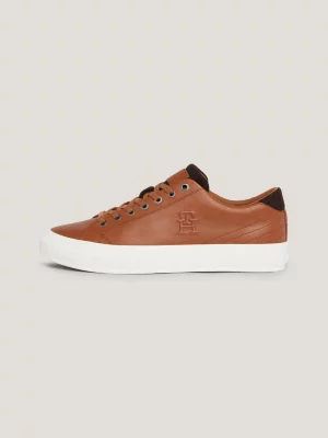 Tênis de couro premium com logotipo