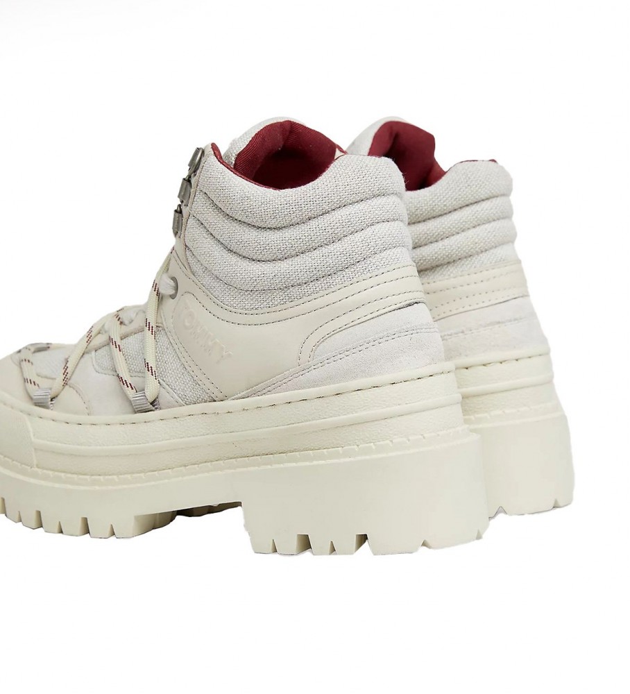 Botas de cano curto Tommy Jeans Hybrid com cadarço na cor off-white.