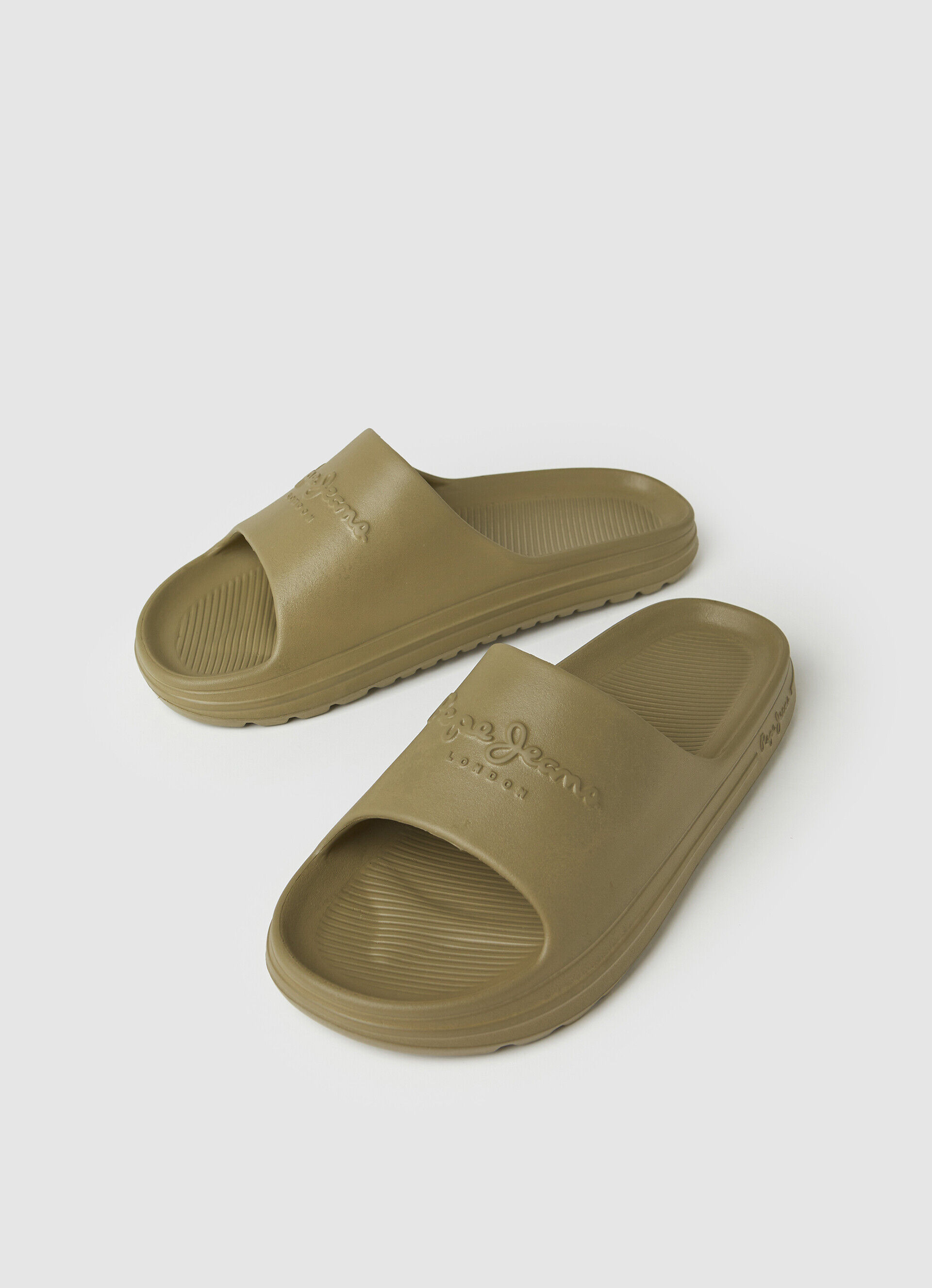 Chinelo de praia estilo slide - verde militar