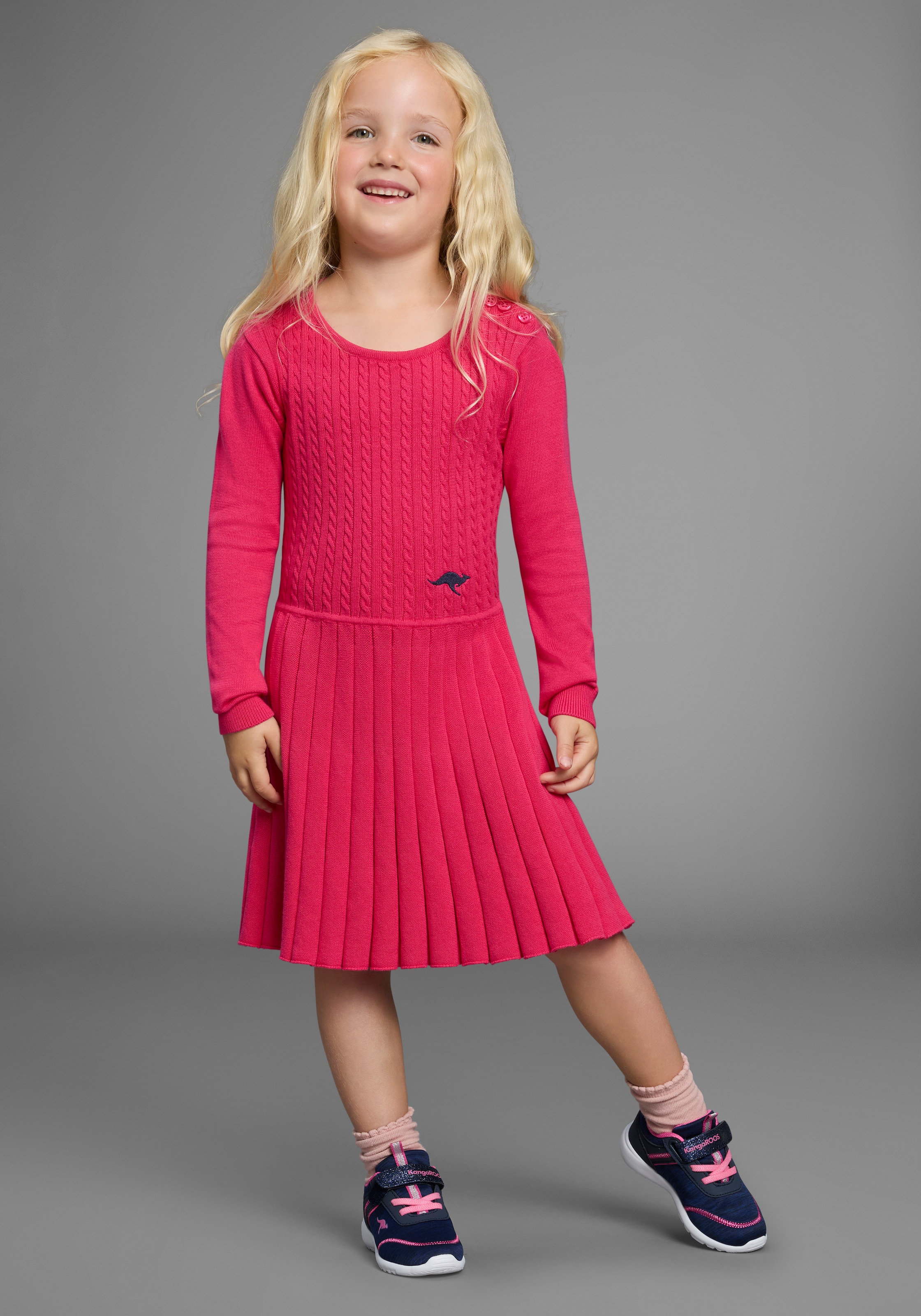 KangaROOS Strickkleid »Strickkleid mit Faltenrock« Niedliches Strickkleid mit Zopfmuster für kleine Mädchen