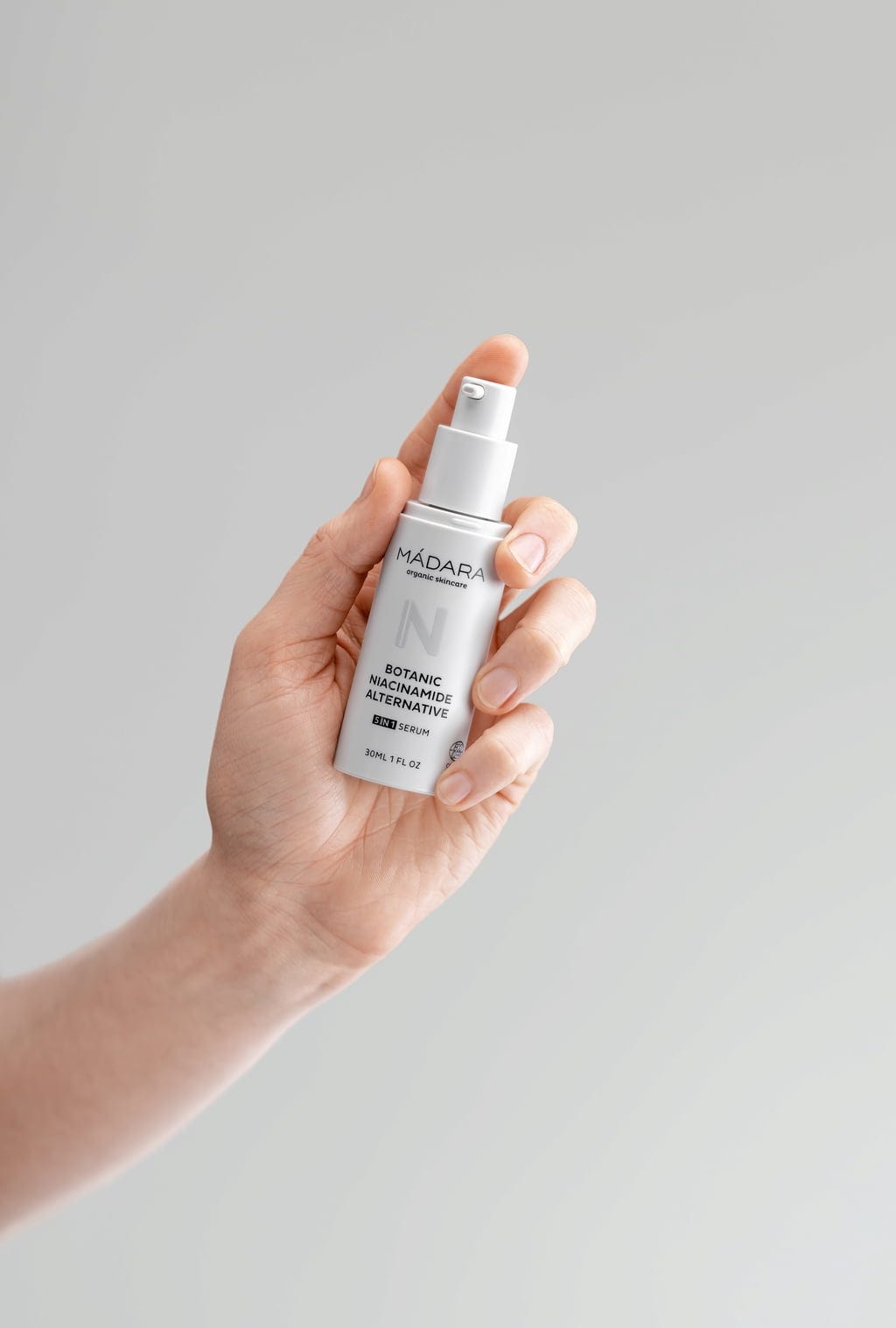 MÁDARA Organic Skincare  Botanic Niacinamide Alternative 5-in-1 Serum, 30 ml