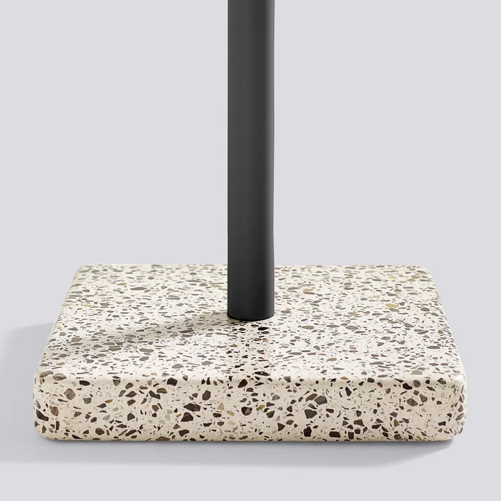 HAY - Terrazzo Tisch rund Ø 70 cm, grau / rot