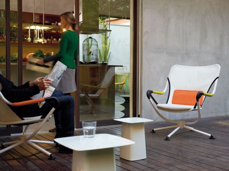 Vitra Metal Side Table bijzettafel outdoor klein zwart