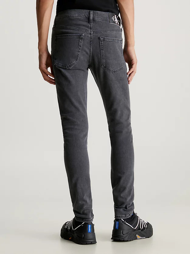 Calça jeans slim tapered