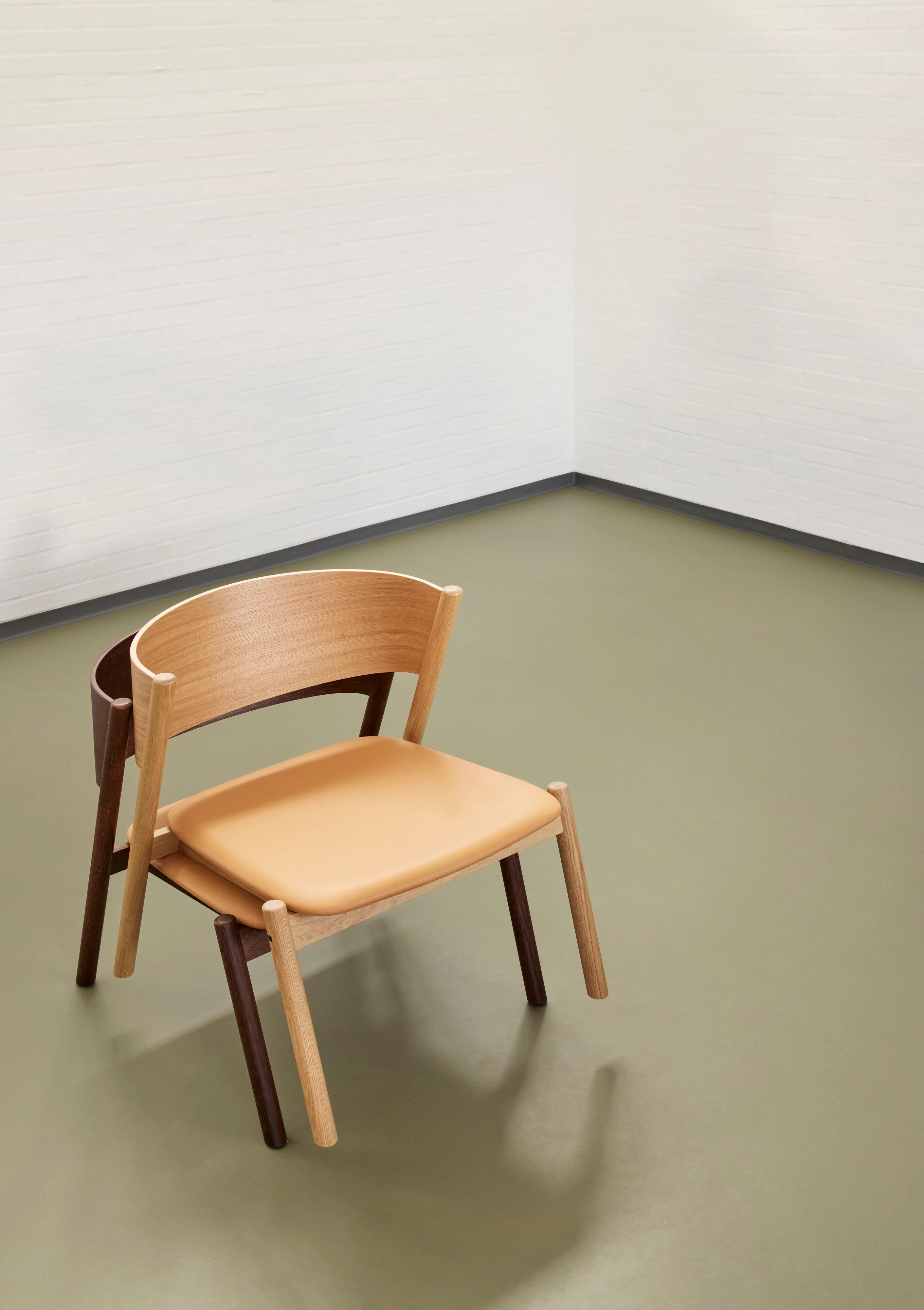 Hübsch  Oblique loungestol - natur