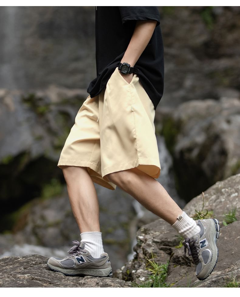 Really Point - Mid Rise Plain Cargo Shorts