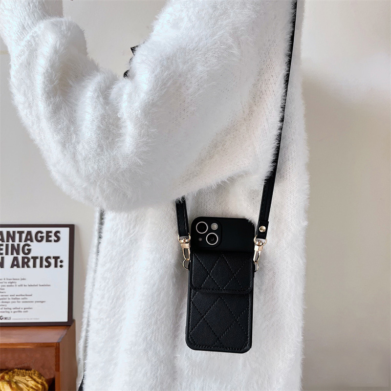 iPhone 12 Necklace Hybrid Schutz Hülle mit Kartenfächer   Handykette (110cm) - Braun