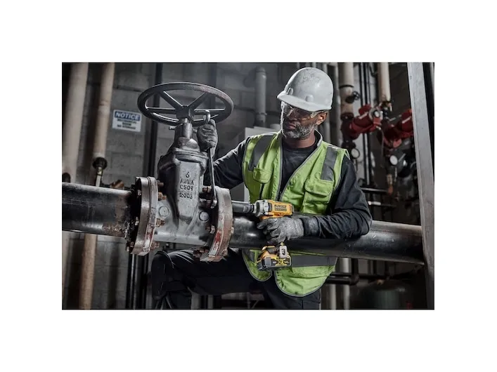 DeWALT DCF892P2T-QW, 2000 rpm, 1084 Nm, 1,67 kg, 620 g