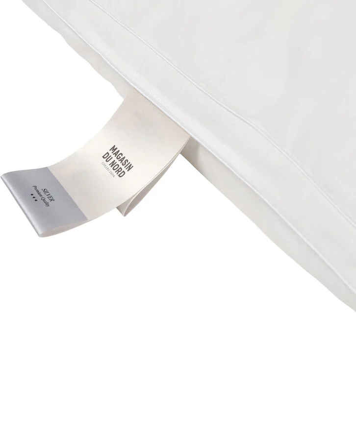 Magasin du Nord Collection Sølv 3-Lags pude Lav 60x63 cm. Hvid