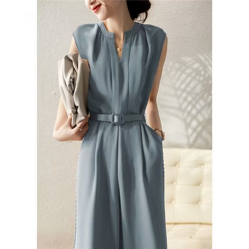 INEN - Mouwloze jumpsuit met wijde pijpen en effen riem in de hals