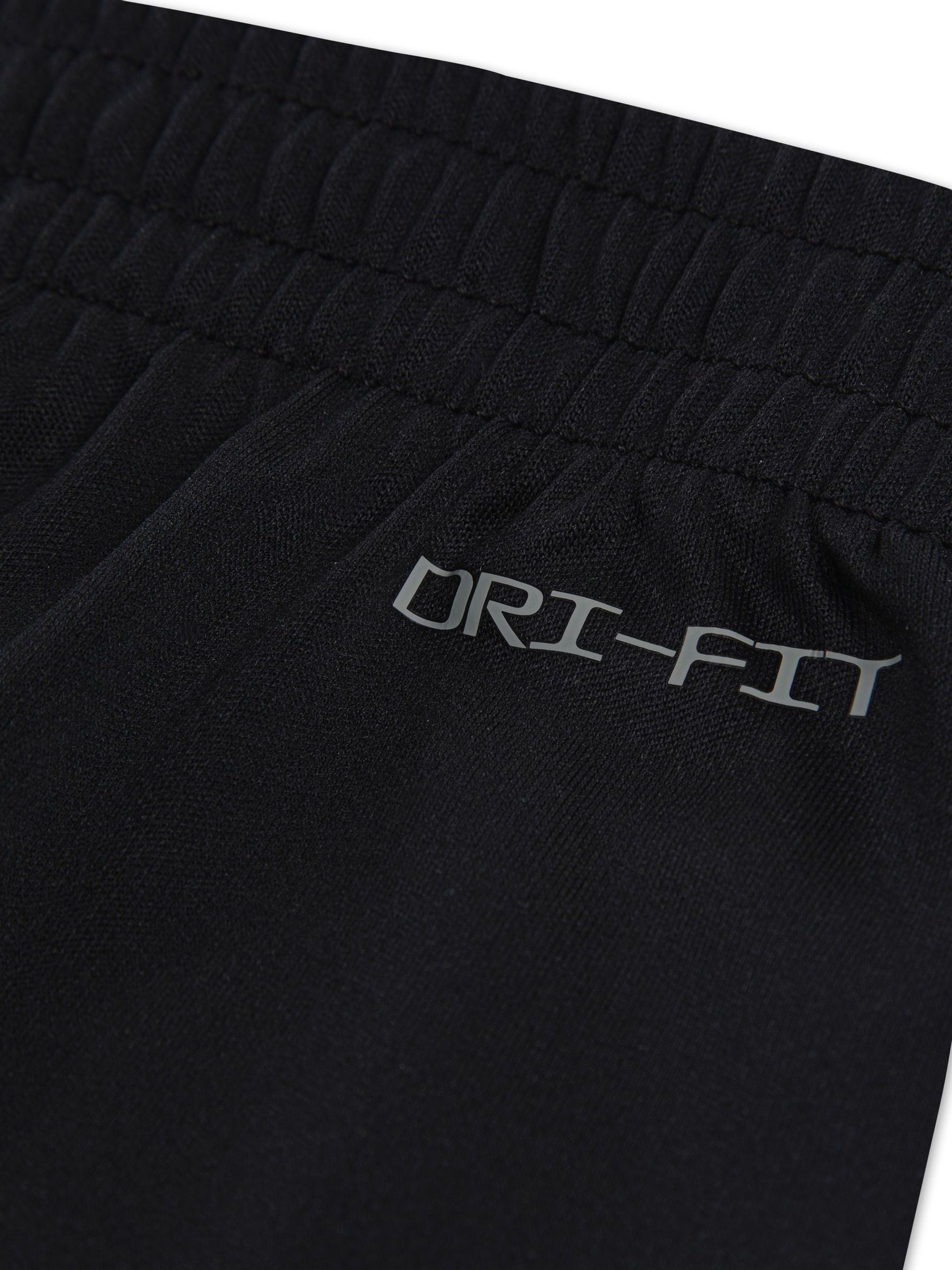 Zwart - Nike DriFIT-set van short en T-shirt voor kleine kinderen