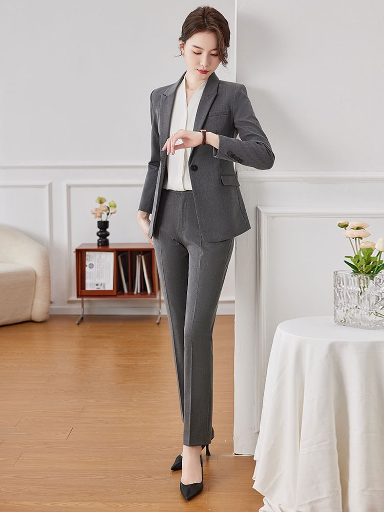Skyheart - Effen enkelrijs blazer met piekrevers / Mini-kokerrok met hoge taille / Cropped rechte broek / Blouse met lange mouwen en V-hals / Set