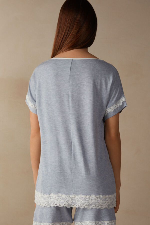 Camiseta de manga curta em modal com detalhes em renda.