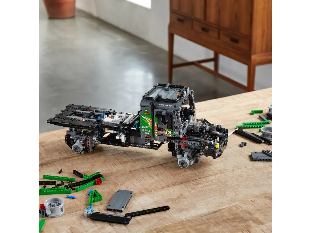 LEGO Technic 42129 Firhjulstrukket Mercedes-Benz Zetros offroadtruck