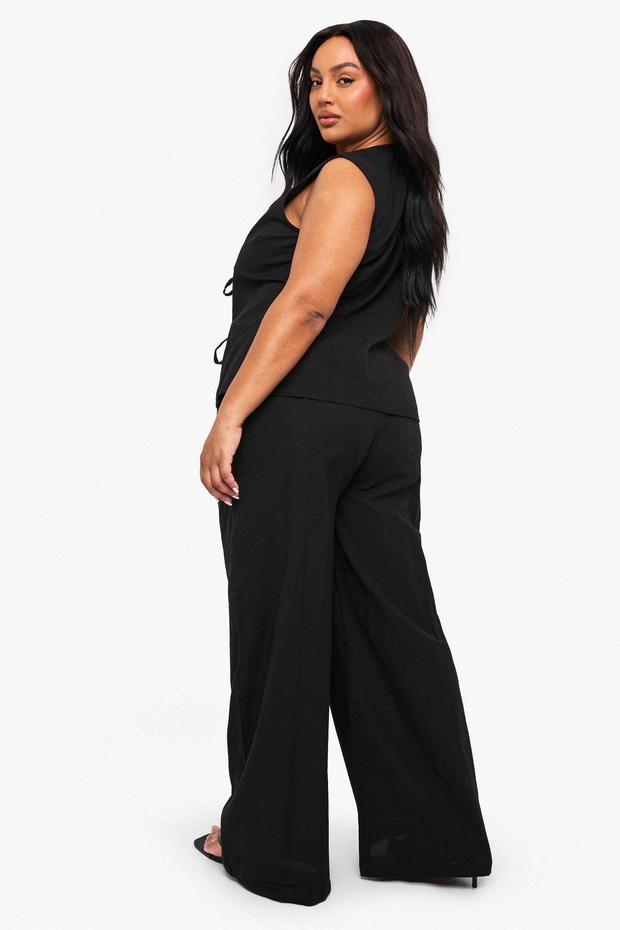 boohoo Ensemble Grande Taille Haut Sans Manches À Nœud Frontal Et Pantalon Taille Paperbag