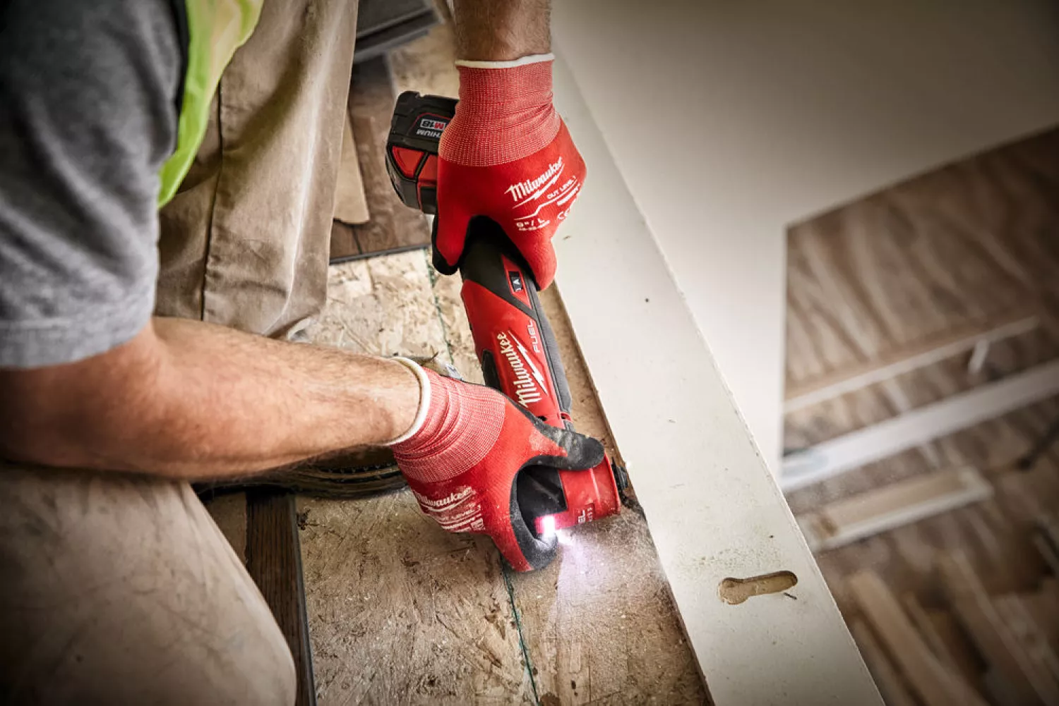 Milwaukee M18 FMT-502X 18V Li-ion Accu multitool set (2x 5.0Ah)   8 delige accessoireset in HD Box