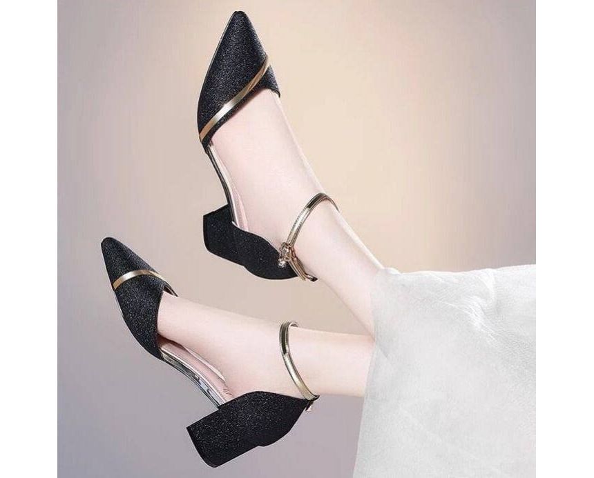 Terute - Puntige neus met blokhak en enkelbandje, glitter D'Orsay pumps
