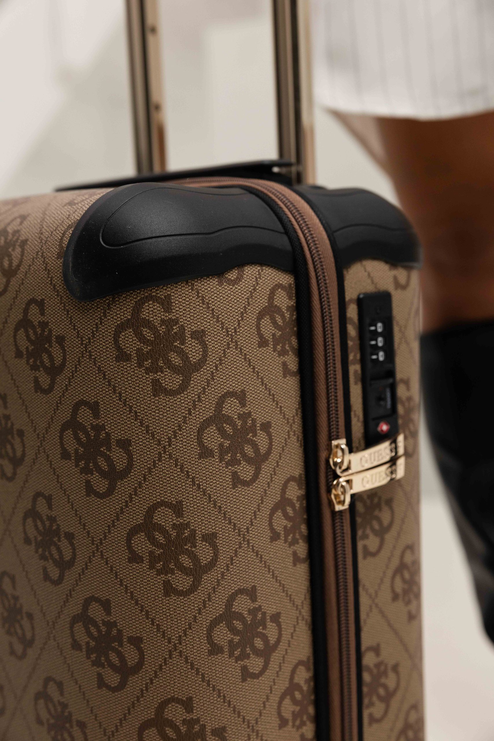 Guess Berta Travel Trolley Dames Bruin