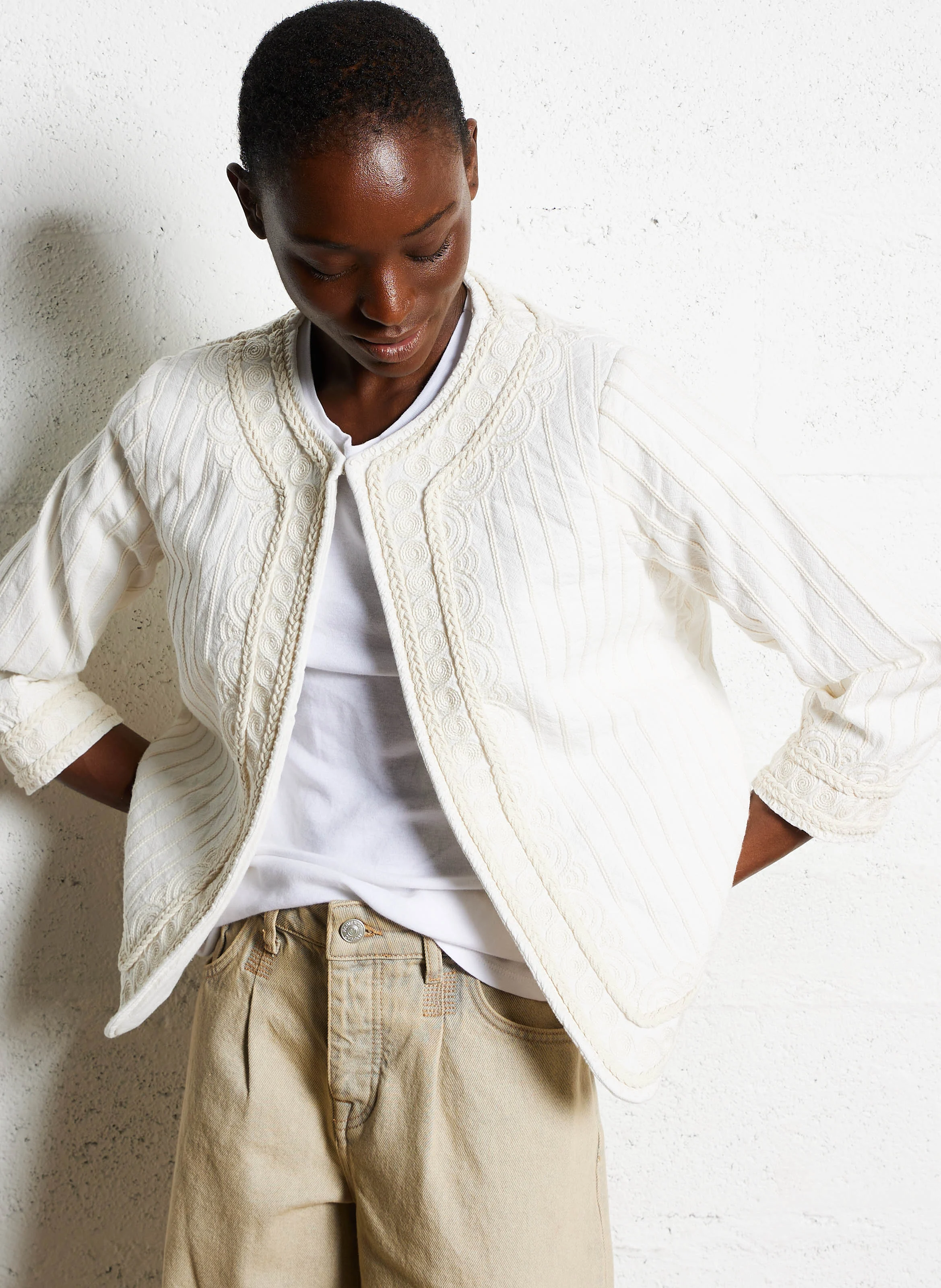 SARAH - Veste court brodée en coton | Blanc
