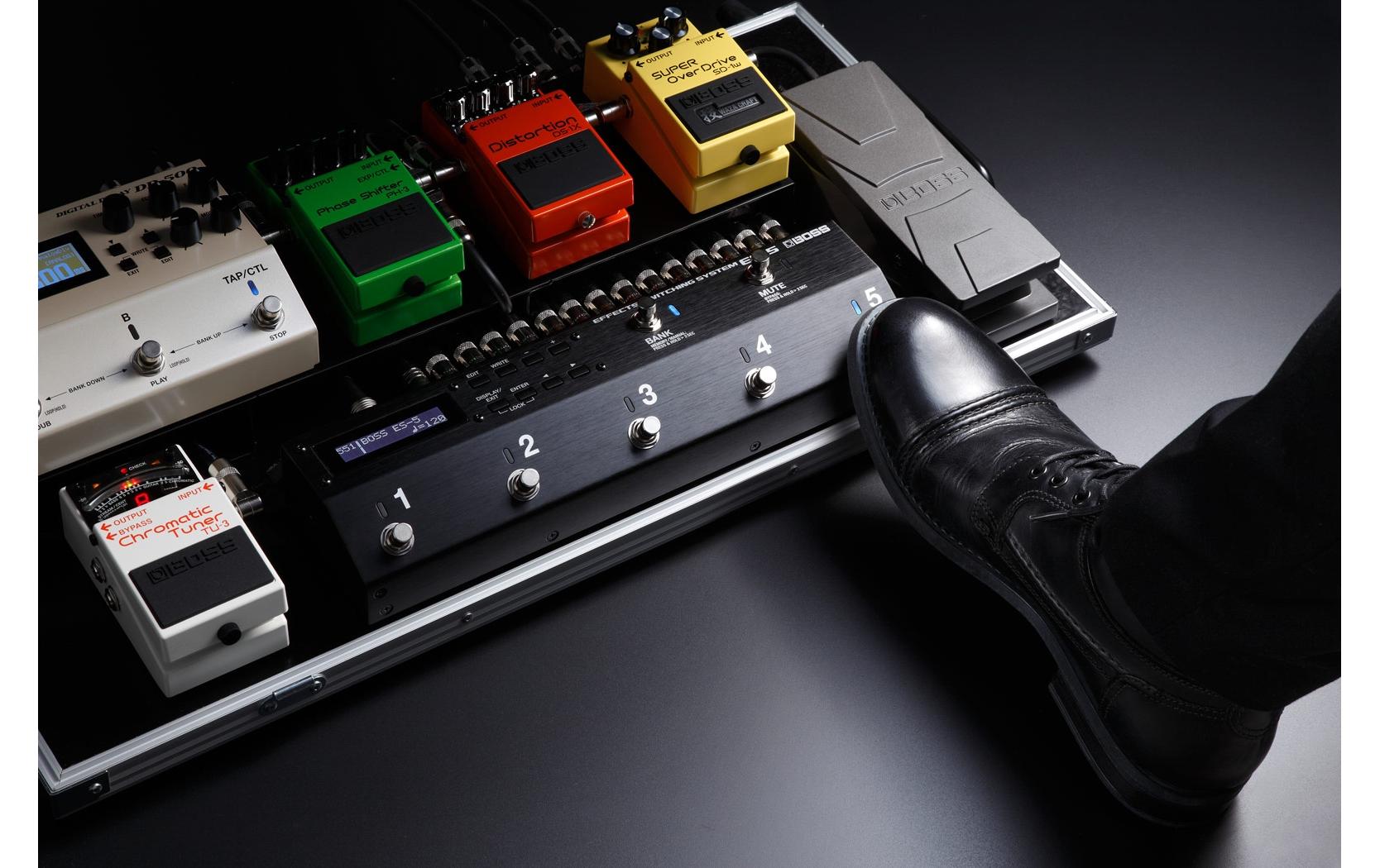 Effektgerät ES-5<br>5-fach Effekt-Loop-Switcher