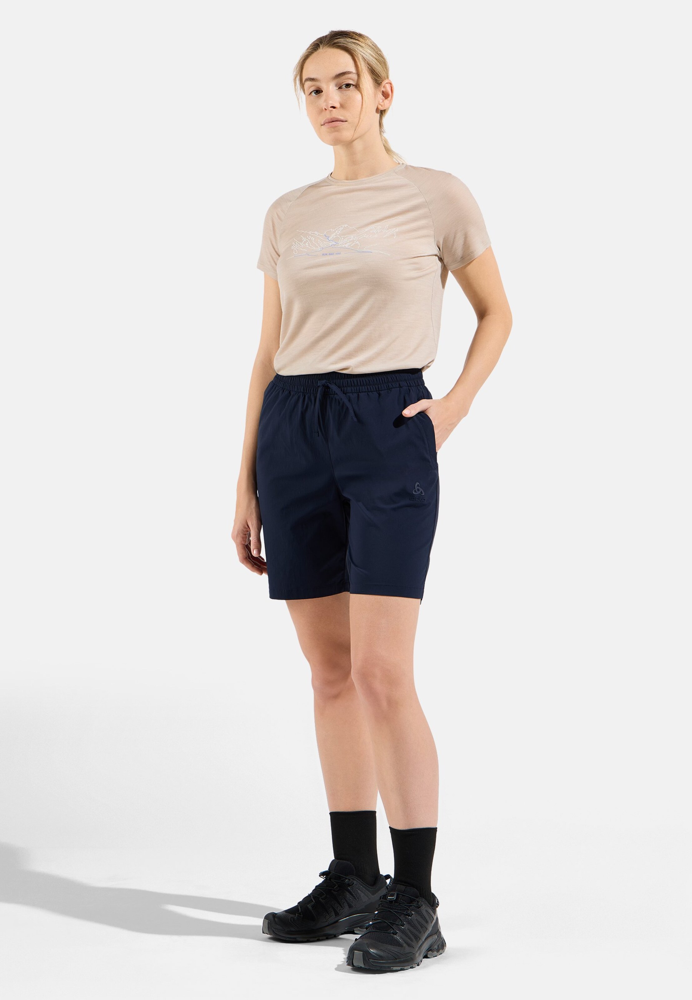 Essentials Wandershorts in dark sapphire