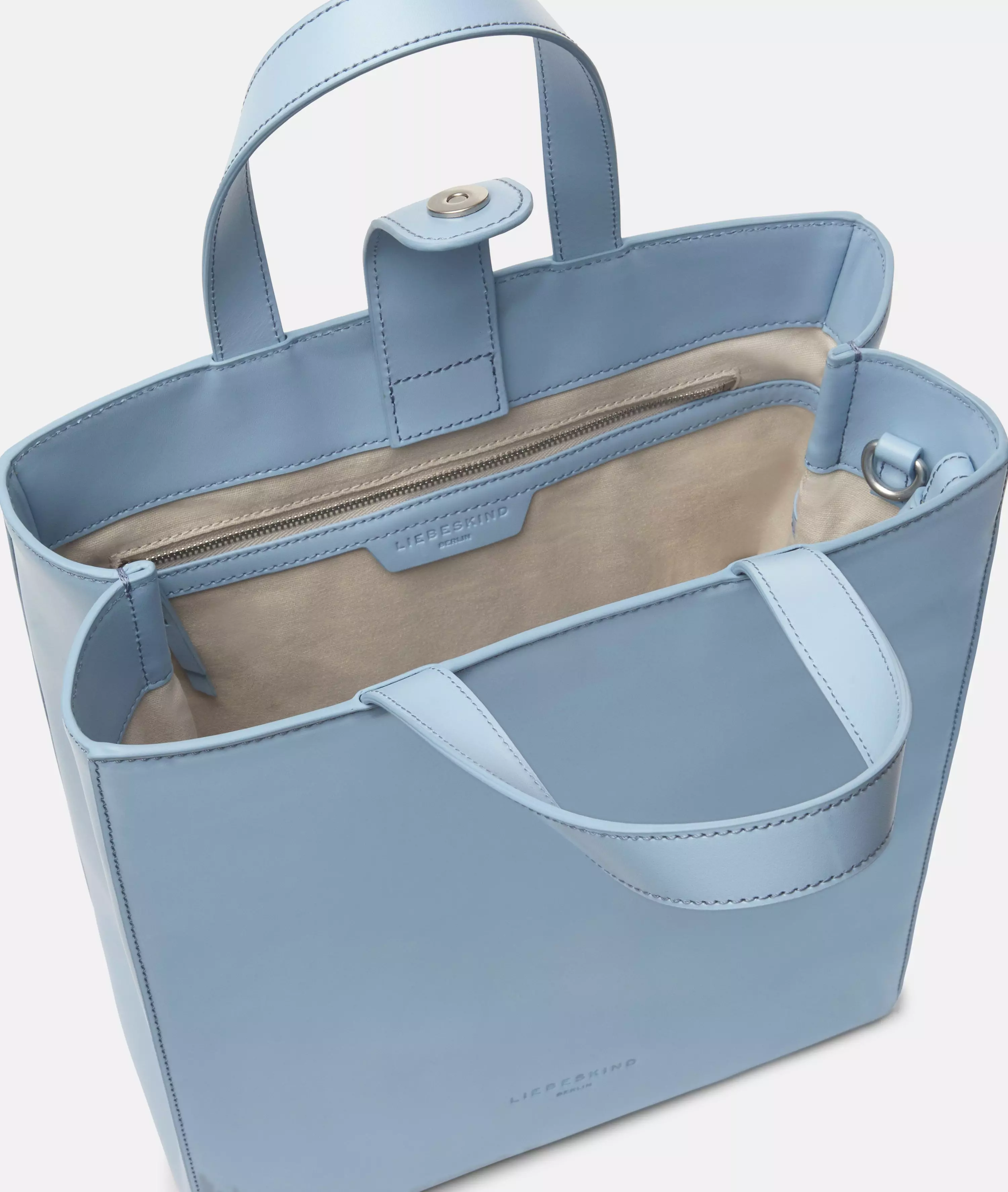 Paper Bag M Spacious tote in smooth leather