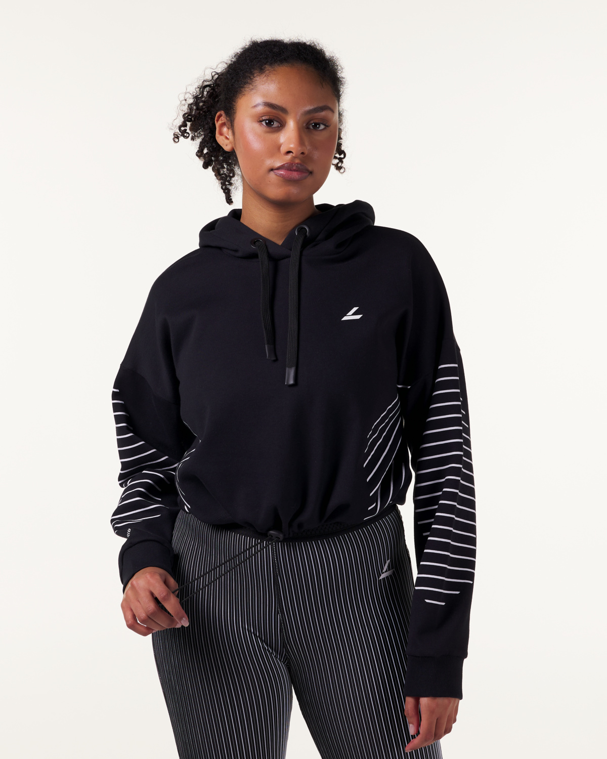 LEVITY Swift Cropped Hoodie Black