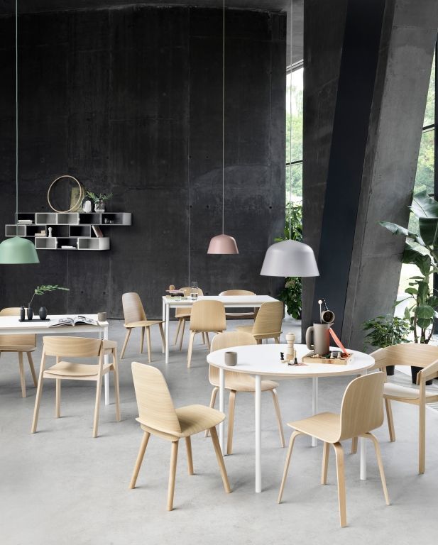Muuto Base tafel 250x90 wit laminaat, multiplex rand