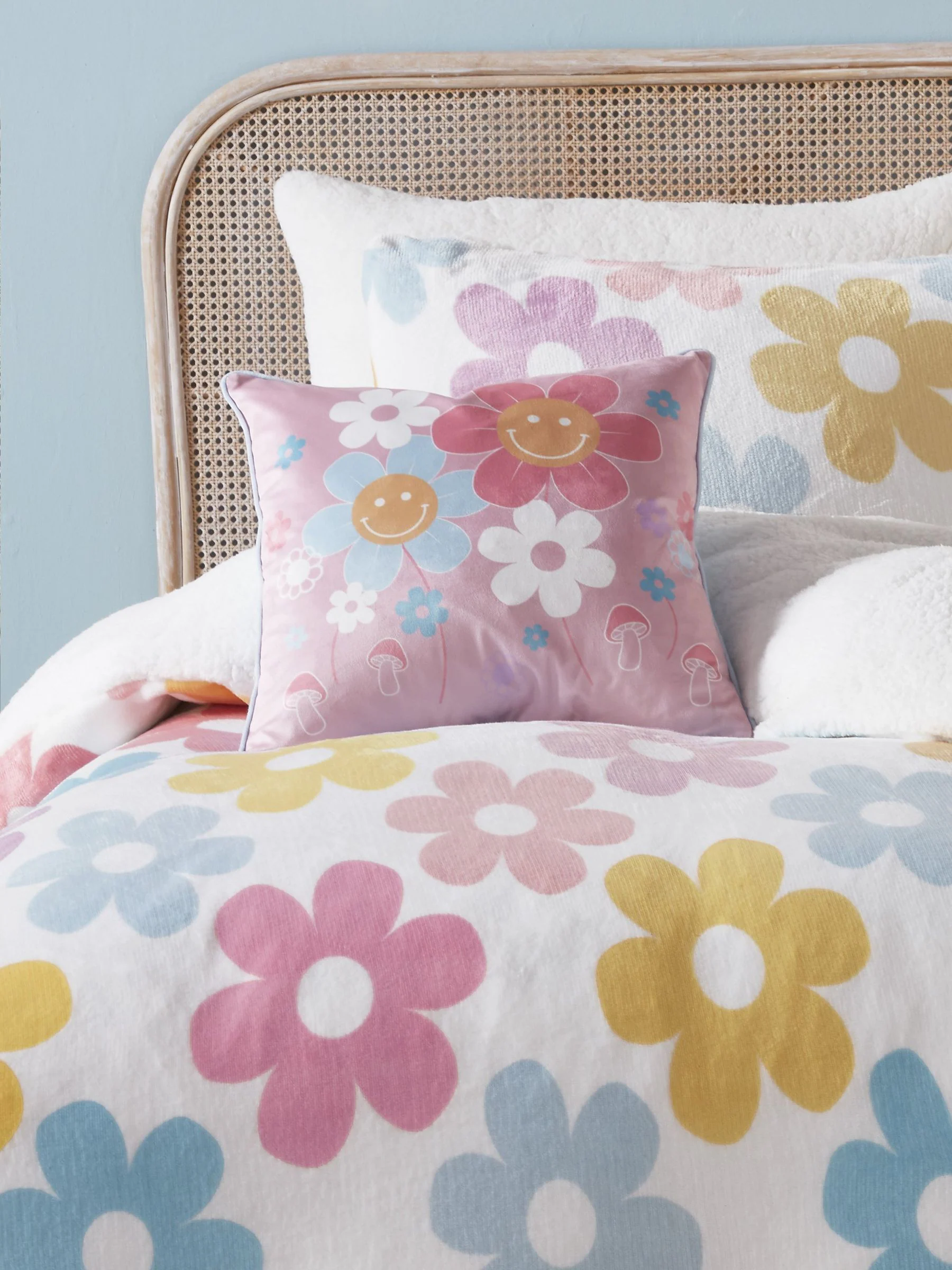 Bedlam Retro Flower Plush Fleece Duvet Cover Set