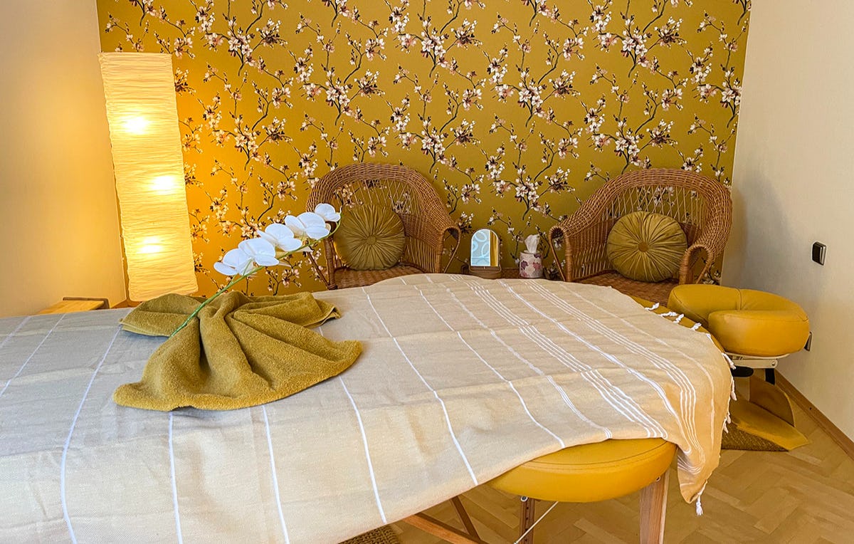 Hot Stone Massage St- Leon-Rot