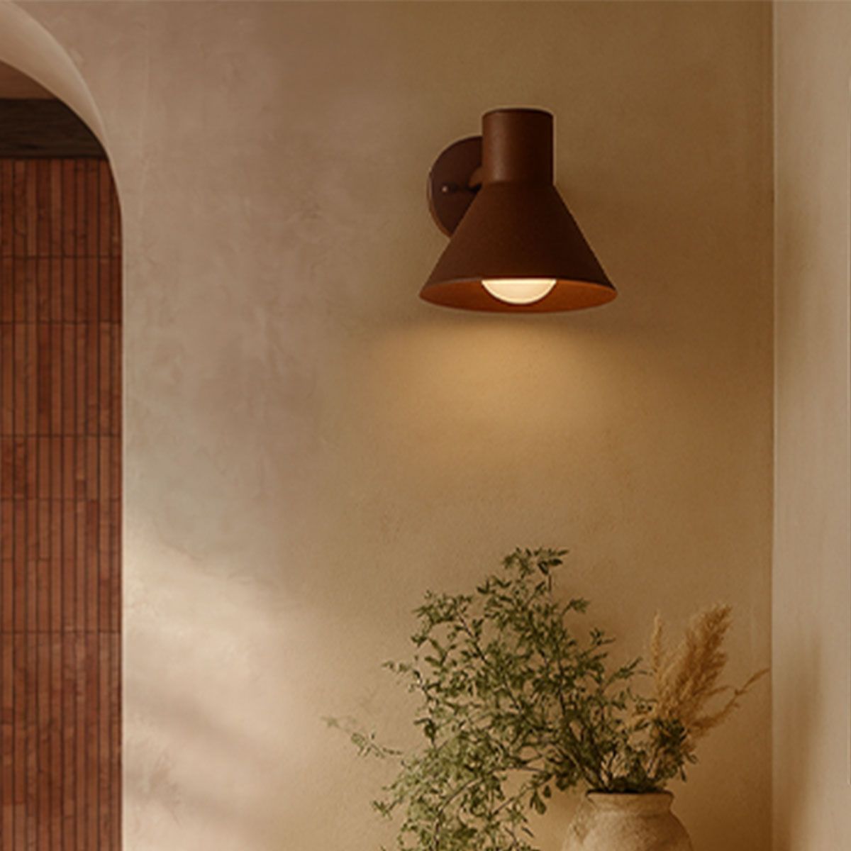 Industriële buitenwandlamp roestbruin kegel IP44 - Natas