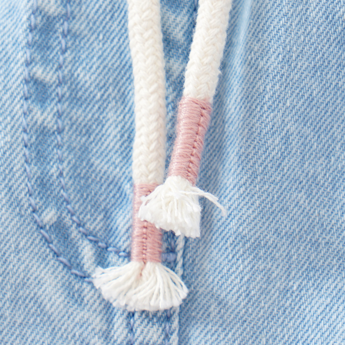 Topomini Baby Jeans aus zertifizierter Bio-Baumwolle hellblau