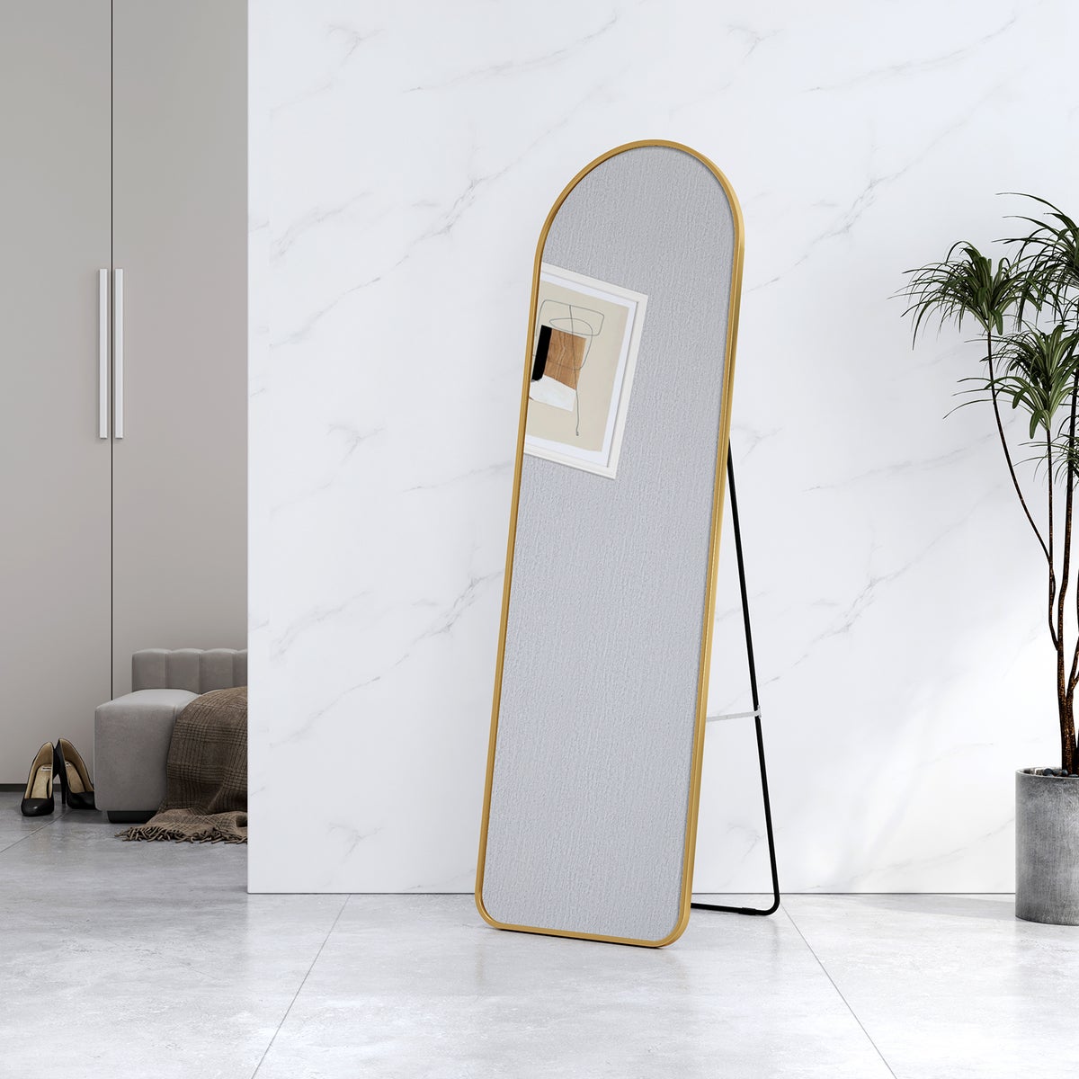 EMKE gebogen staande spiegel, spiegel op ware grootte met aluminium frame voor woonkamer, slaapkamer, lounge en kleedkamer, goud, 147x45cm