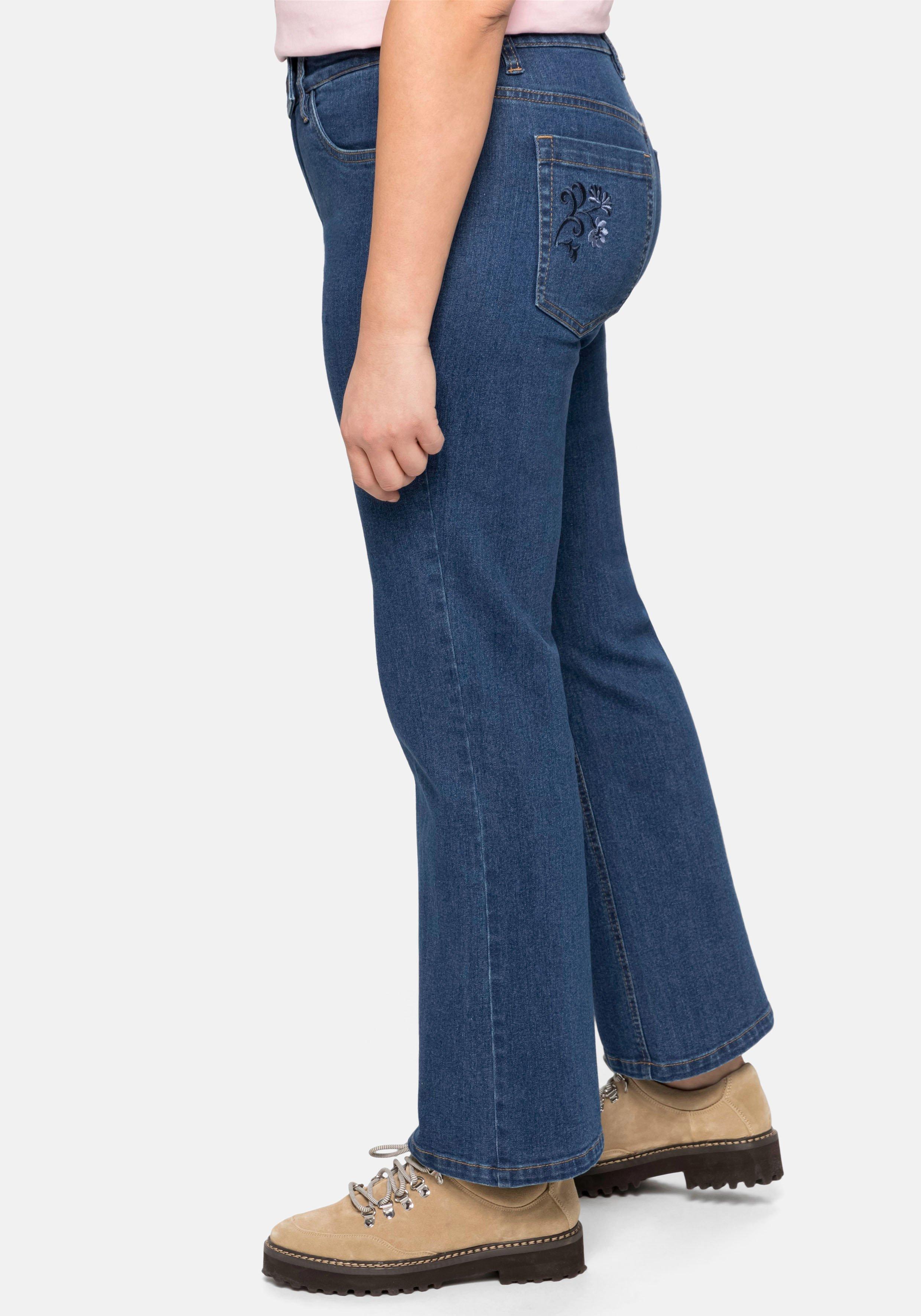 Bootcut Trachtenjeans mit abknöpfbarem Latz