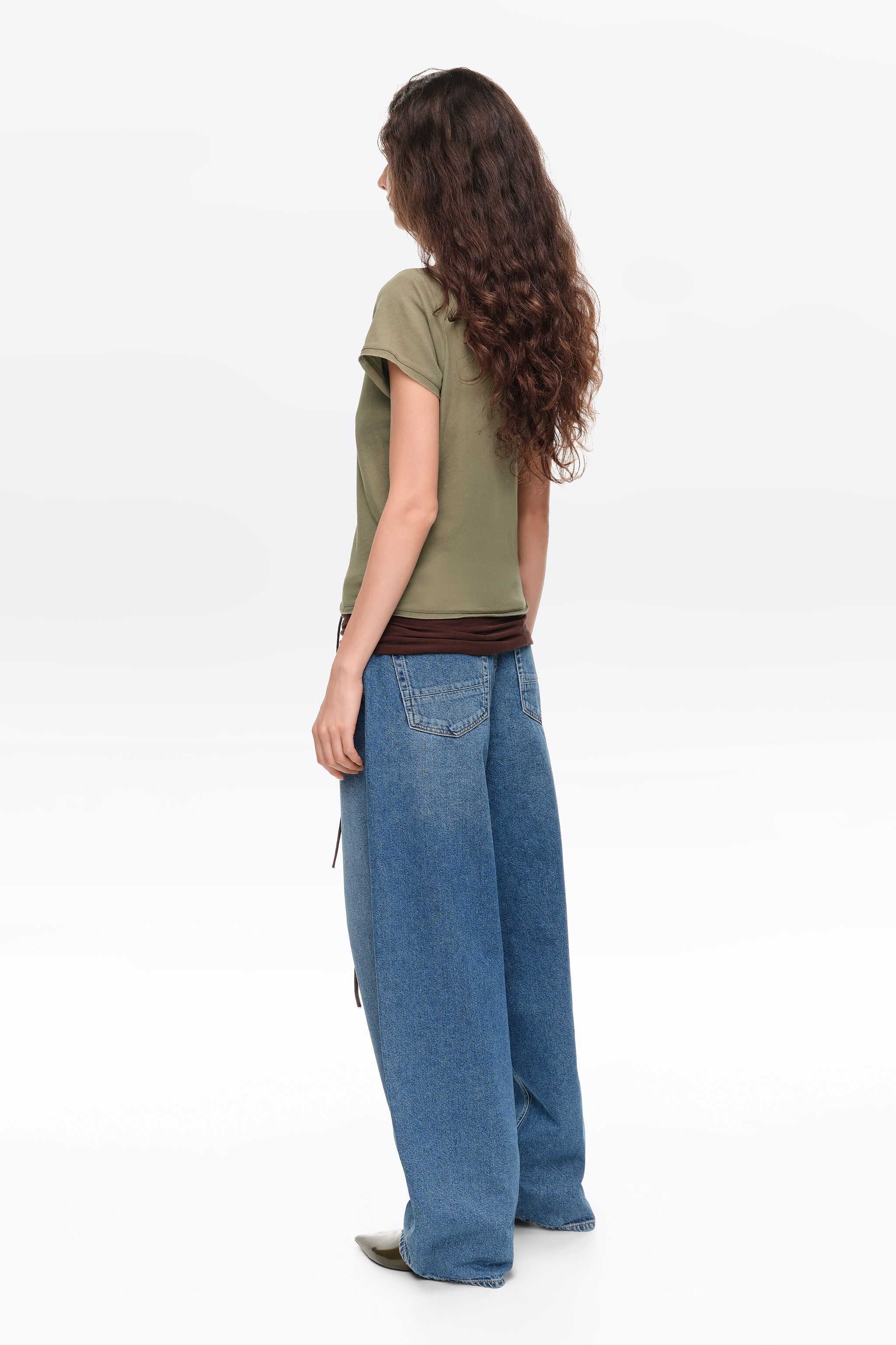 BARREL - Calça jeans azul-médio com cinco bolsos e pernas torneadas