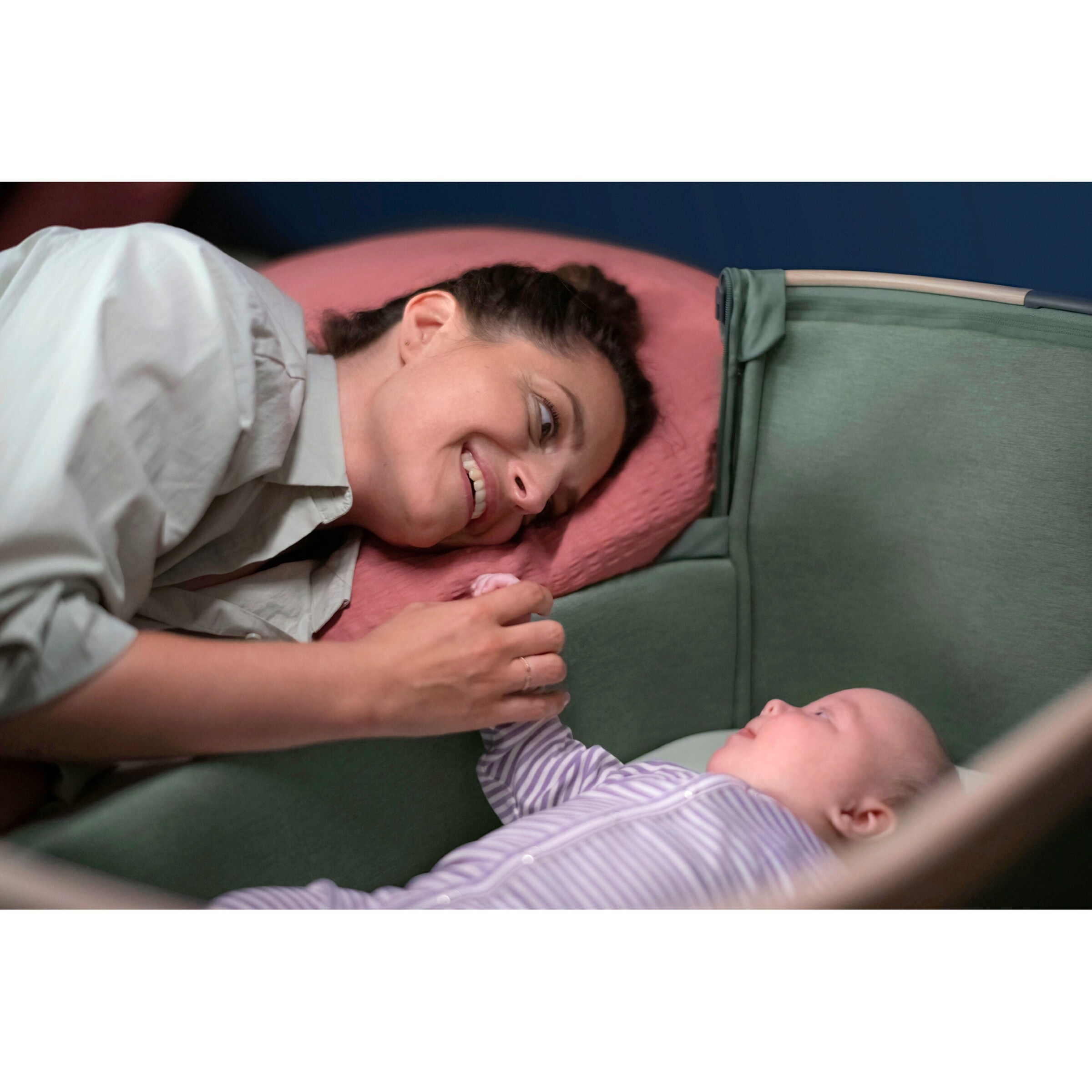 Maxi-Cosi Beistellbett Iora Beyond Green Eco