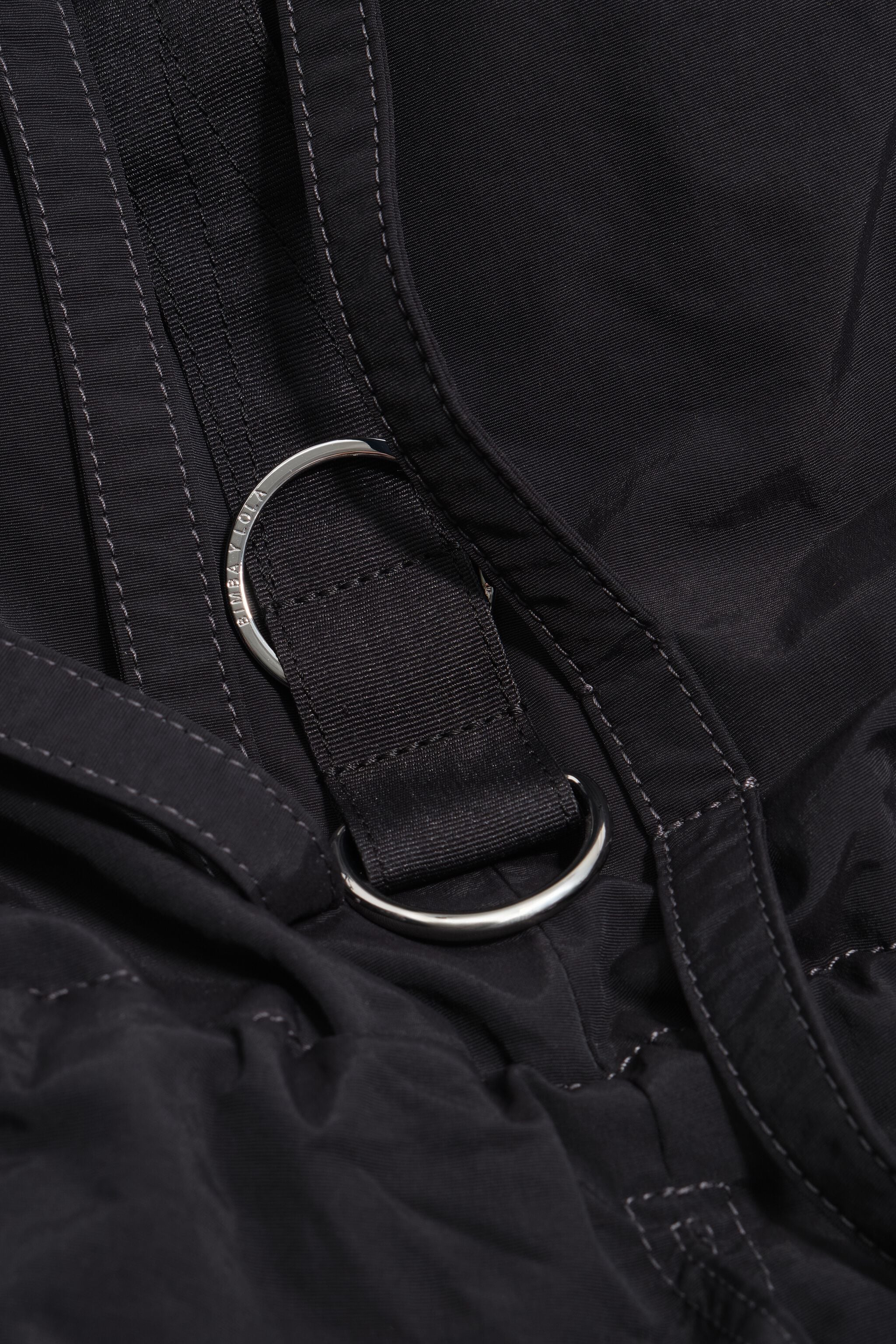 Bolsa Pétalo grande em tecido preto
