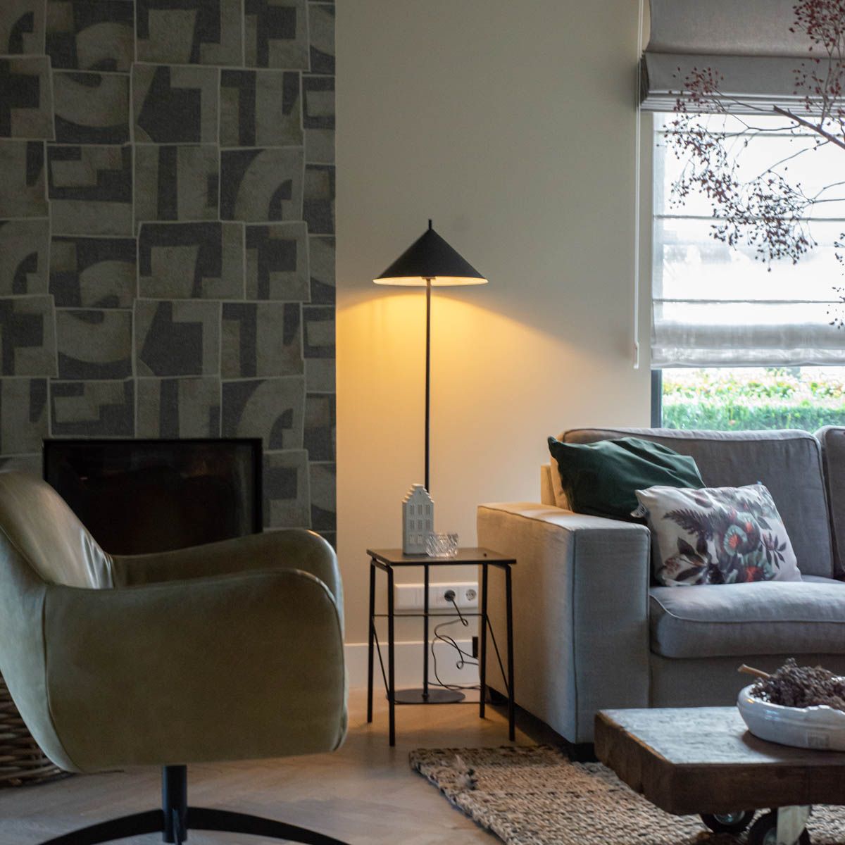 Design vloerlamp zwart driehoek - Triangolo