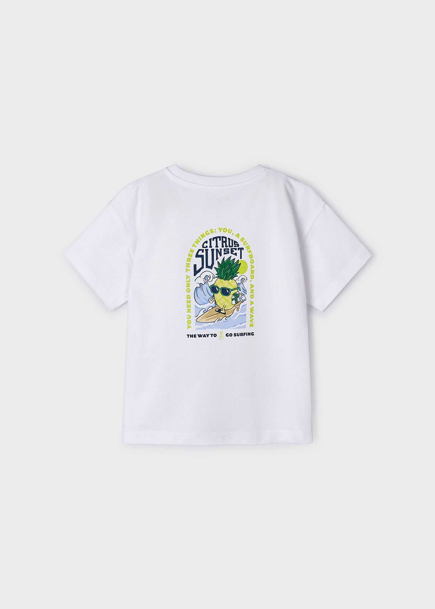Camiseta infantil Better Cotton com estampa nas costas