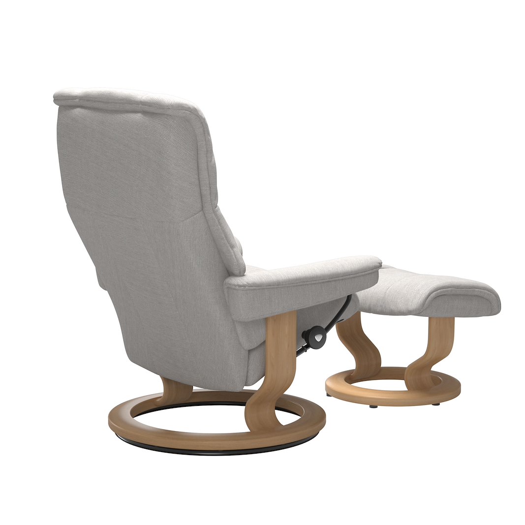 Mayfair (M) Classic lenestol med krakk Tekstil Jasmine Light Grey og Classic understell eikbeiset.