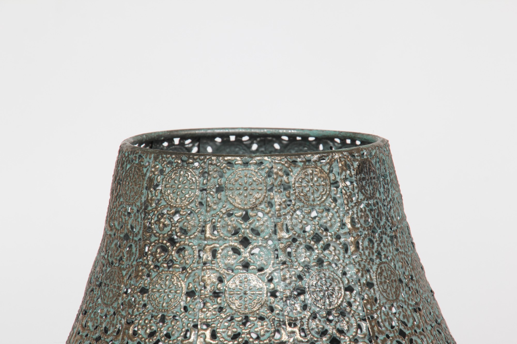 Windlicht 'Coorow', antik gold, Ø 16 cm, H 16,5 cm von fischer's lagerhaus